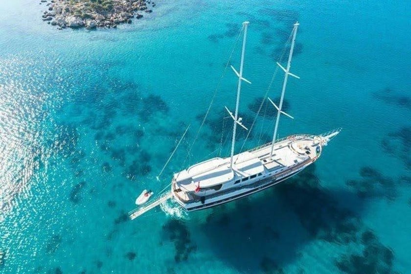 Bozburun Gulet 6 kabin Konaklama 13 kişi Seyir 14 kişi 34 m İlan No: #10078 2