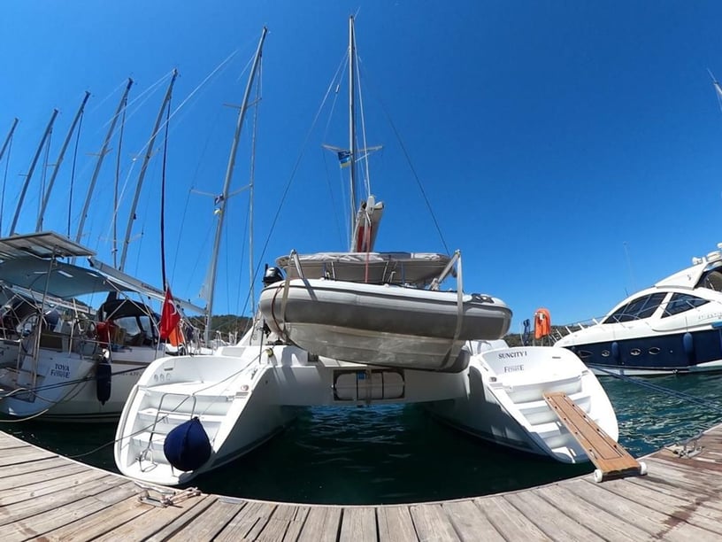 Fethiye Catamaran Cabine 5  Couchettes 8  Invités 10  11.55 m Numéro de l'annonce: #10081 3