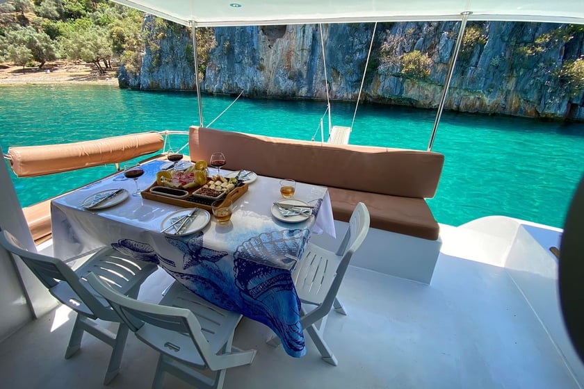 Gocek Motor Yacht 3 cabin 6 berths 10 guests 14 m Listing Number: #10148 5
