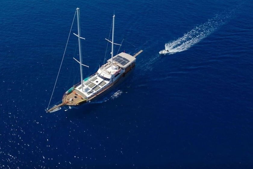 Bodrum Gulet 6 cabin 12 berths 12 guests 28 m Listing Number: #10180 3