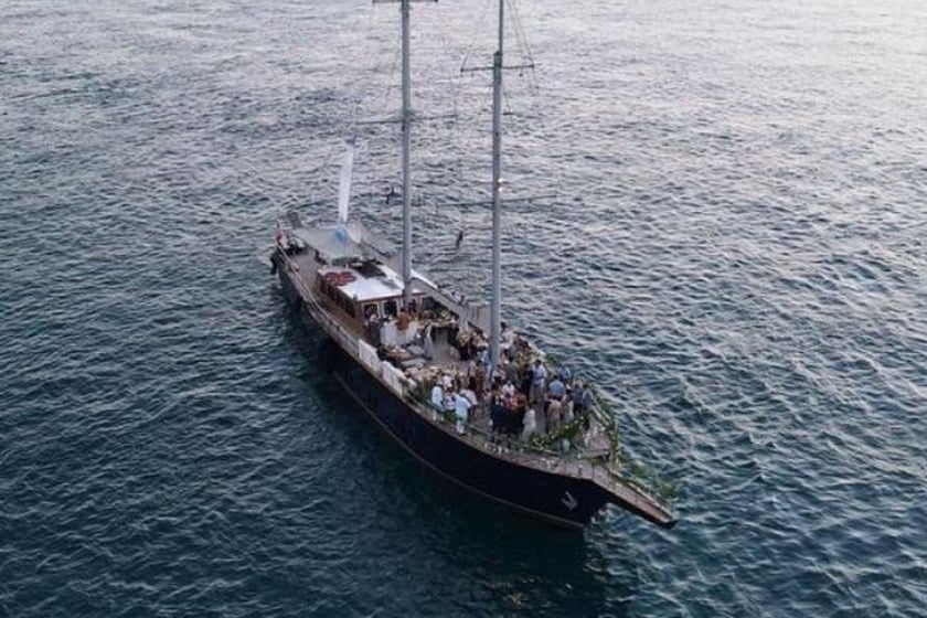 Bebek Gulet   80 guests 33 m Listing Number: #10203 3