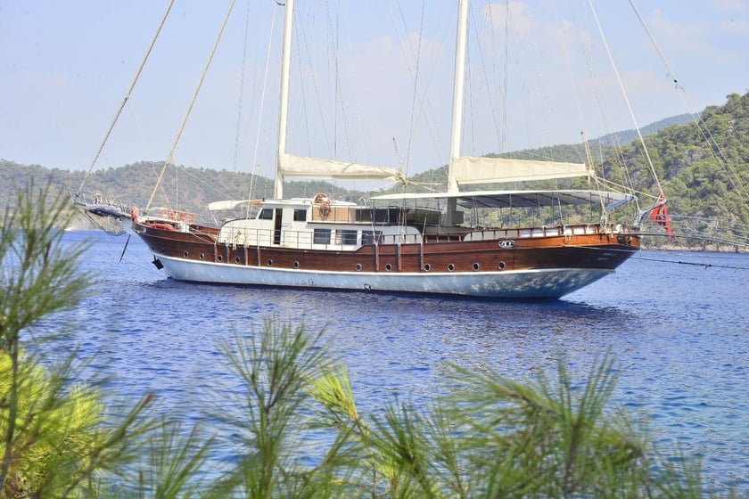 Marmaris Gulet 6 kabin Konaklama 12 kişi Seyir 12 kişi 33 m İlan No: #10363 2