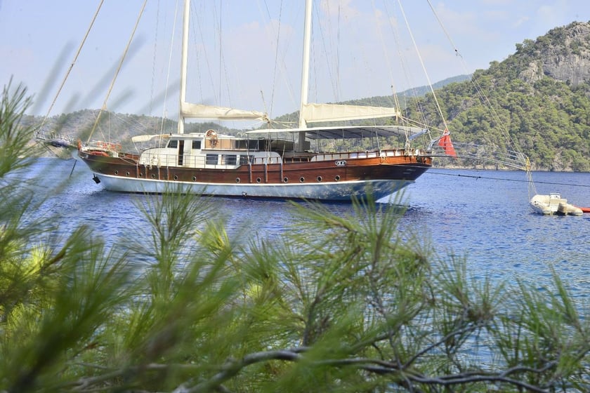 Marmaris Gulet 6 kabin Konaklama 12 kişi Seyir 12 kişi 33 m İlan No: #10363 3