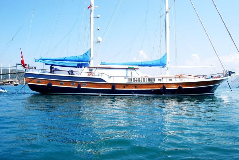 Marmaris Gulet 5 kabin Konaklama 10 kişi Seyir 10 kişi 33 m İlan No: #10364 4