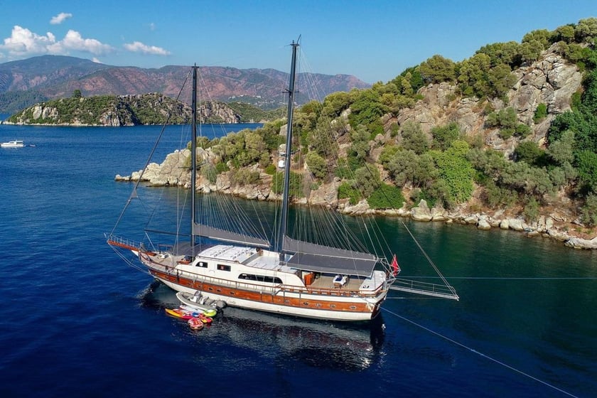 Marmaris Gulet 7 kabin Konaklama 14 kişi Seyir 14 kişi 31 m İlan No: #10365 3