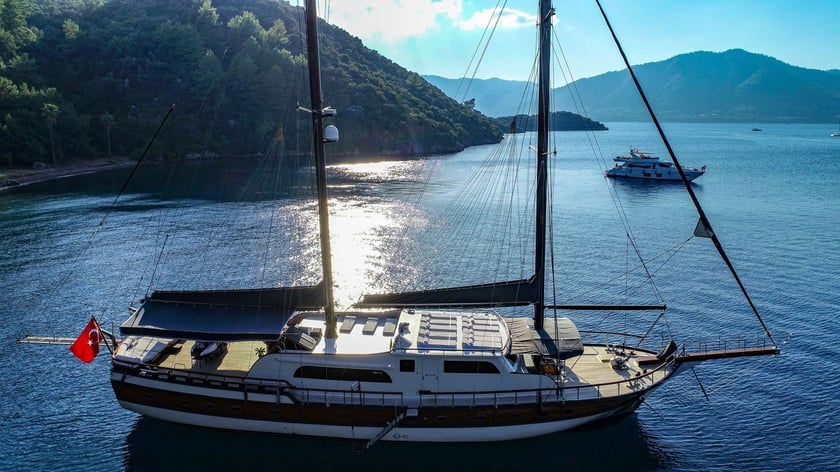 Marmaris Gulet 7 kabin Konaklama 14 kişi Seyir 14 kişi 31 m İlan No: #10365 4