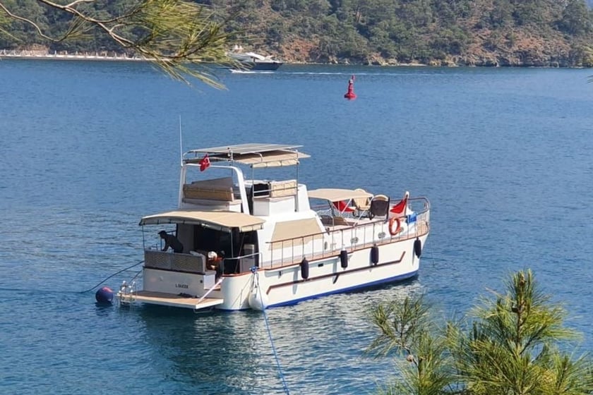 Gocek Yate a motor Cabina 3  6  literas 6  invitados 17 m Número de anuncio: #10377