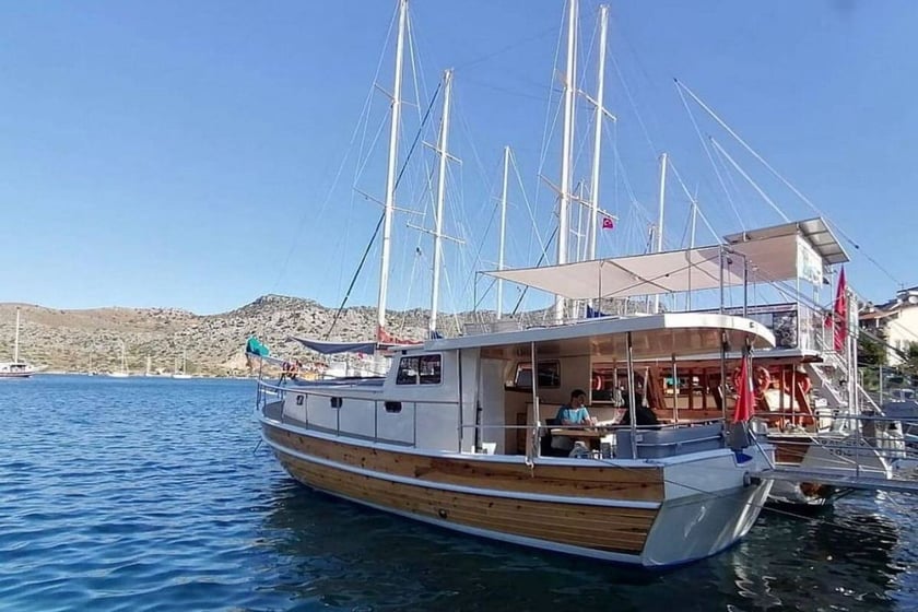Bozburun Gulet 2 cabin 4 berths 4 guests 13 m Listing Number: #10441