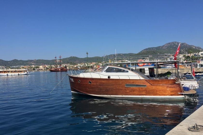 Marmaris Motor Yacht   12 guests 11 m Listing Number: #10615