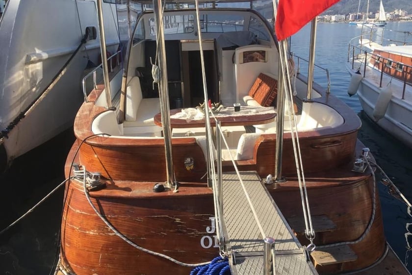 Marmaris Motor Yacht   12 guests 11 m Listing Number: #10615 3