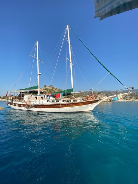 Antalya Gulet Cabine 6  Couchettes 12  Invités 12  23 m Numéro de l'annonce: #10660