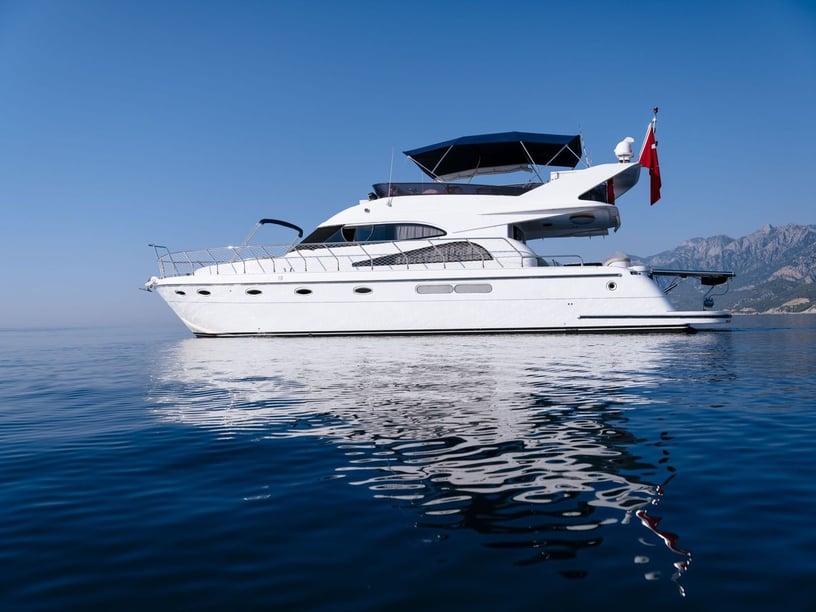 Antalya Motoryat 2 kabin Konaklama 4 kişi Seyir 12 kişi 18 m İlan No: #10664