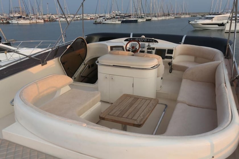 Antalya Motoryat 3 kabin Konaklama 6 kişi Seyir 12 kişi 19 m İlan No: #10681 4