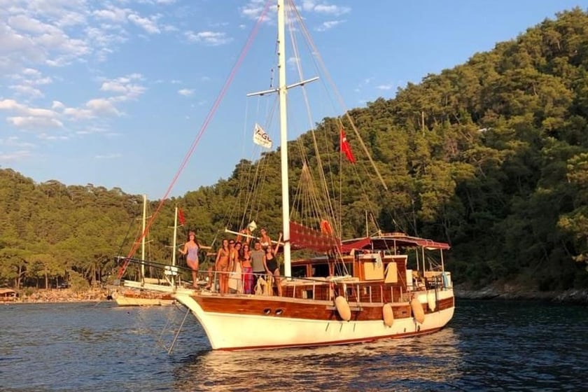 Fethiye Gulet 4 cabin 8 berths 8 guests 18.1 m Listing Number: #10683 2