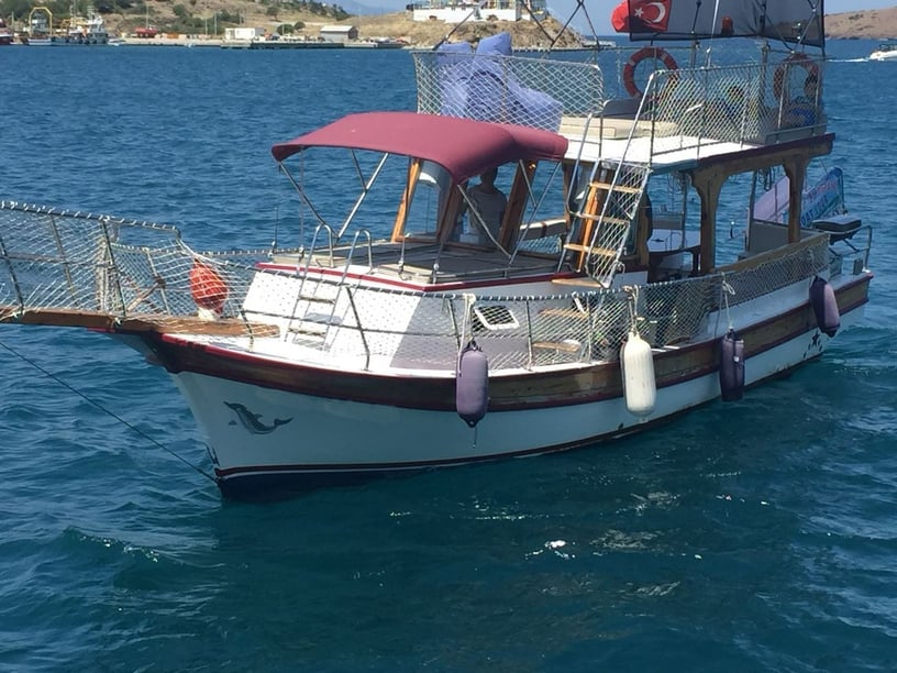 İzmir Goleta   12  invitados 10.5 m Número de anuncio: #10730 3