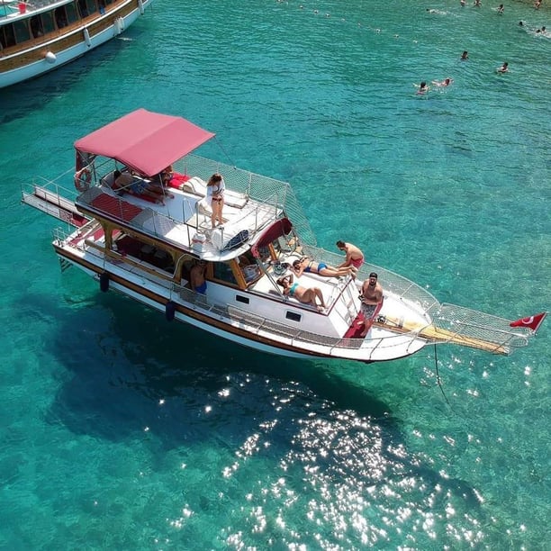 İzmir Goleta   12  invitados 10.5 m Número de anuncio: #10730