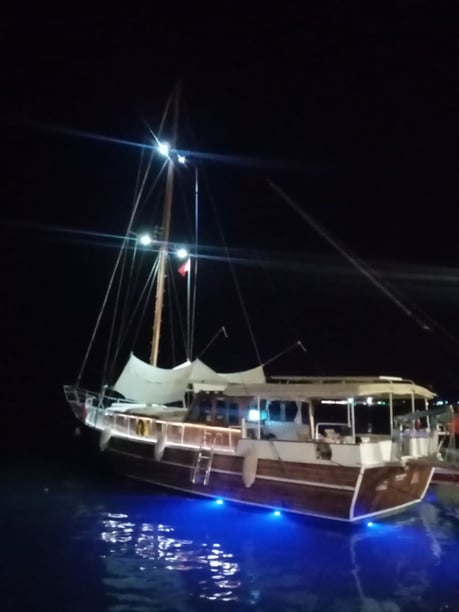 Ayvalik Gulet 2 cabin 4 berths 6 guests 14 m Listing Number: #10735 2