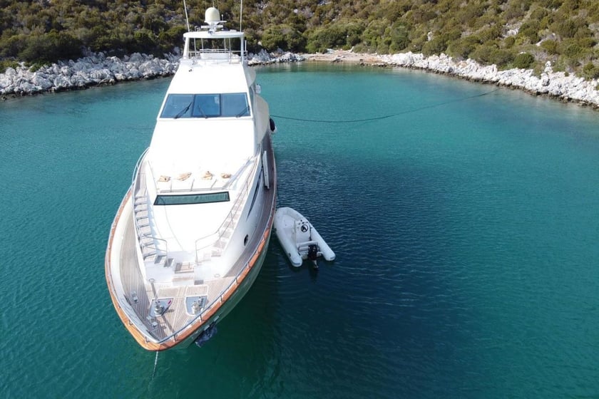 Bebek Yate a motor Cabina 5  10  literas 10  invitados 33 m Número de anuncio: #10776 4