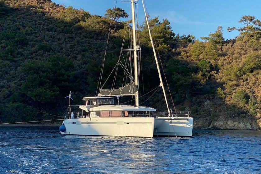 Marmaris Katamaran 3 kabin Konaklama 6 kişi Seyir 6 kişi 45 ft İlan No: #10785