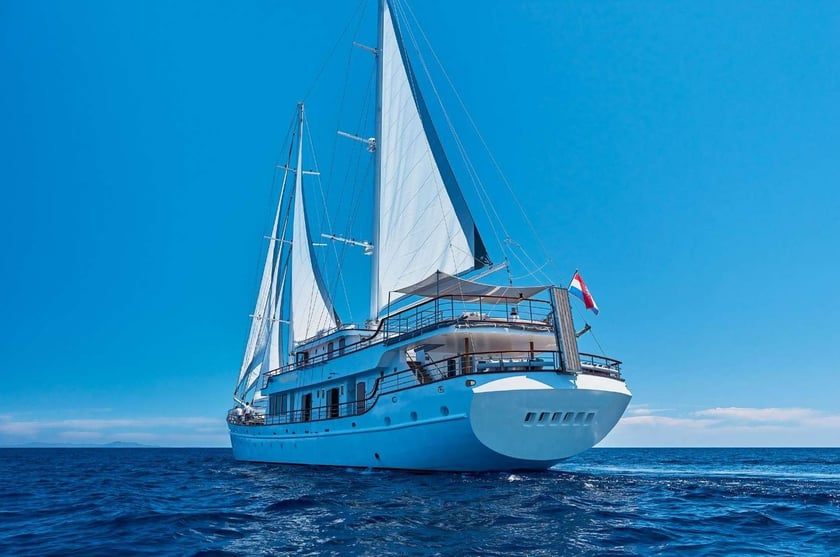 Split Gulet 6 cabin 12 berths 12 guests 48 m Listing Number: #10891 4