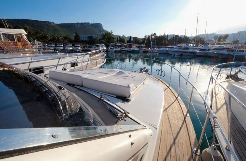 Kemer Yacht a motore cabina 2   12  ospiti 15 m Numero dell'inserzione: #10912 3