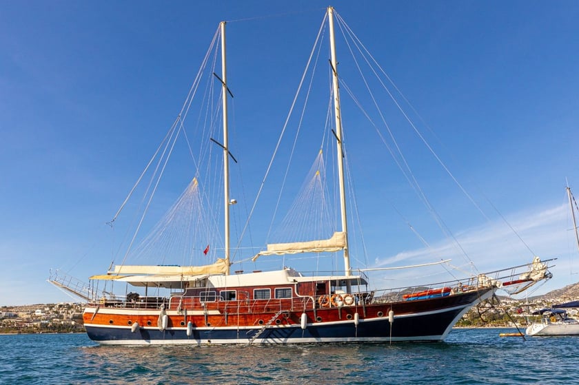 Kos Gulet 8 cabin 16 berths 16 guests 31 m Listing Number: #10933 5