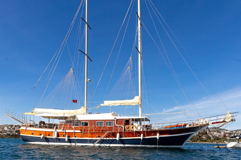 Kos Gulet 8 cabin 16 berths 16 guests 31 m Listing Number: #10933 4