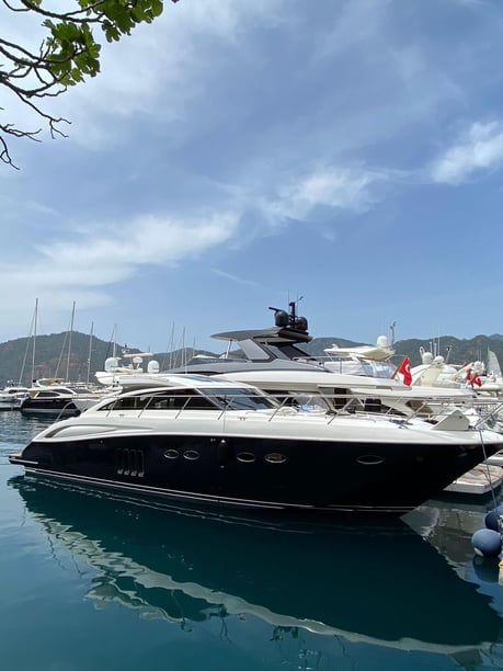 Gocek Motor Yacht 3 cabin 6 berths 6 guests 19.7 m Listing Number: #10973 4