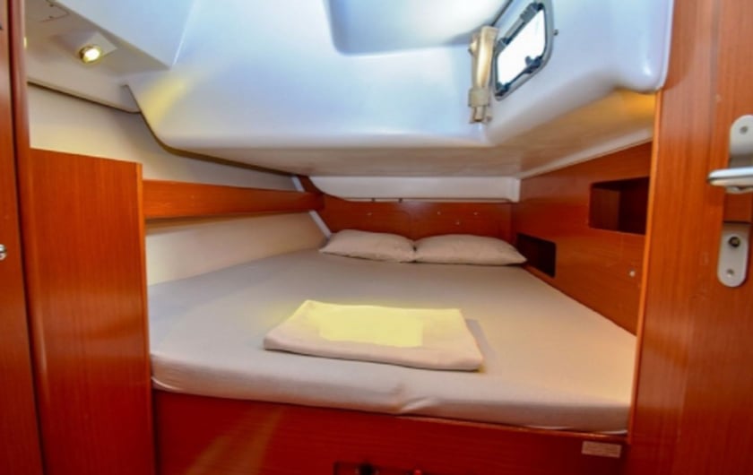 Orhaniye Zeilboot Cabine 3  4  slaapplaatsen 6  gasten 39 ft Lijstnummer: #11016 5