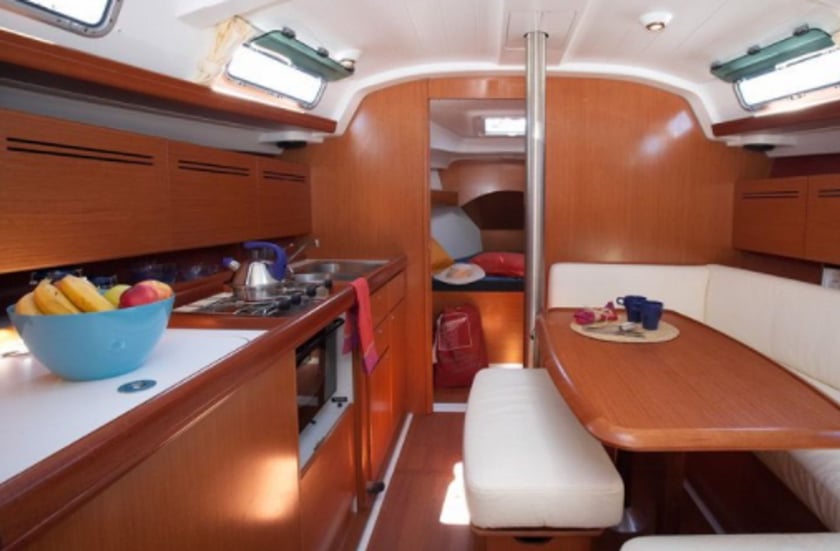 Orhaniye Zeilboot Cabine 3  4  slaapplaatsen 6  gasten 39 ft Lijstnummer: #11016 3