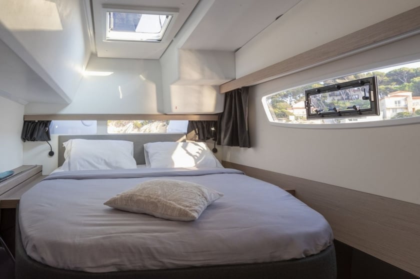 Marmaris Catamaran 4 cabin 8 berths 8 guests 11.93 m Listing Number: #11077 4
