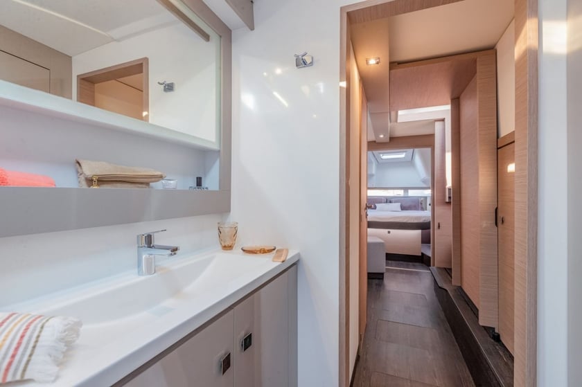 Marmaris Catamaran 4 cabin 8 berths 8 guests 11.93 m Listing Number: #11077 3