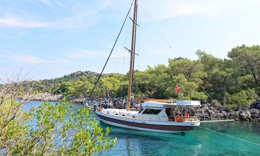 Ayvalik Gulet 3 cabin 6 berths 15 guests 18 m Listing Number: #11183 2