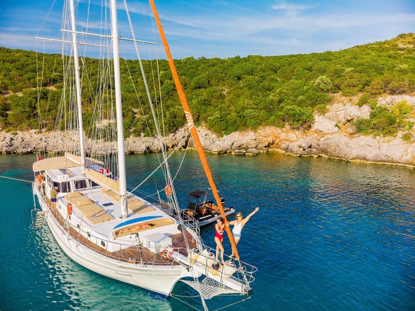 Marmaris Gulet 6 cabin 12 berths 12 guests 26 m Listing Number: #11557