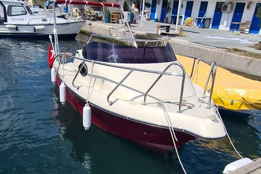 Istanbul Motorboat 1 cabin  4 guests 4.95 m Listing Number: #12123