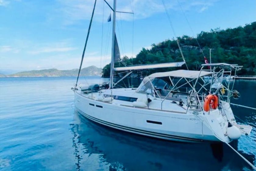 Göcek Segelboot 3 Kabine 6 Liegeplätze 6 Gäste 12.35 m Nummer des Inserats: #12245 2