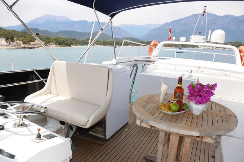 Kemer Yacht a motore cabina 2  cuccette 6  12  ospiti 17 m Numero dell'inserzione: #12285 4