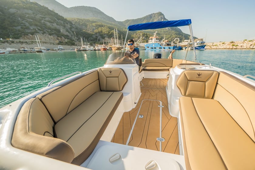 Dubrovnik Motorboat   10 guests 7 m Listing Number: #12304 3