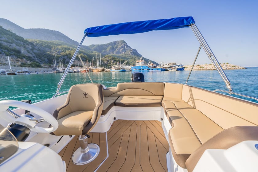 Dubrovnik Motorboat   10 guests 7 m Listing Number: #12304 4