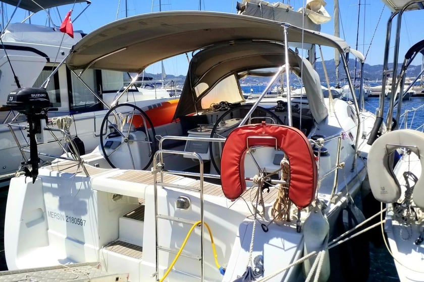 Marmaris Zeilboot Cabine 2  5  slaapplaatsen 5  gasten 12.15 m Lijstnummer: #12338 4