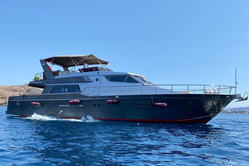 Izmir Yacht à moteur Cabine 3  Couchettes 6  Invités 12  22 m Numéro de l'annonce: #12367