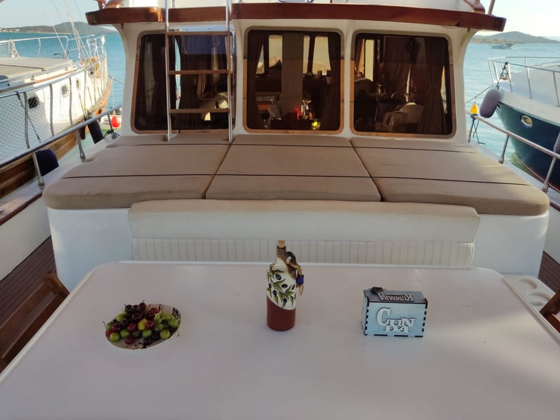 Ayvalik Motoryat 2 kabin Konaklama 4 kişi Seyir 12 kişi 15 m İlan No: #12368 5