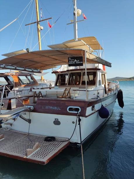 Ayvalik Motoryat 2 kabin Konaklama 4 kişi Seyir 12 kişi 15 m İlan No: #12368 3