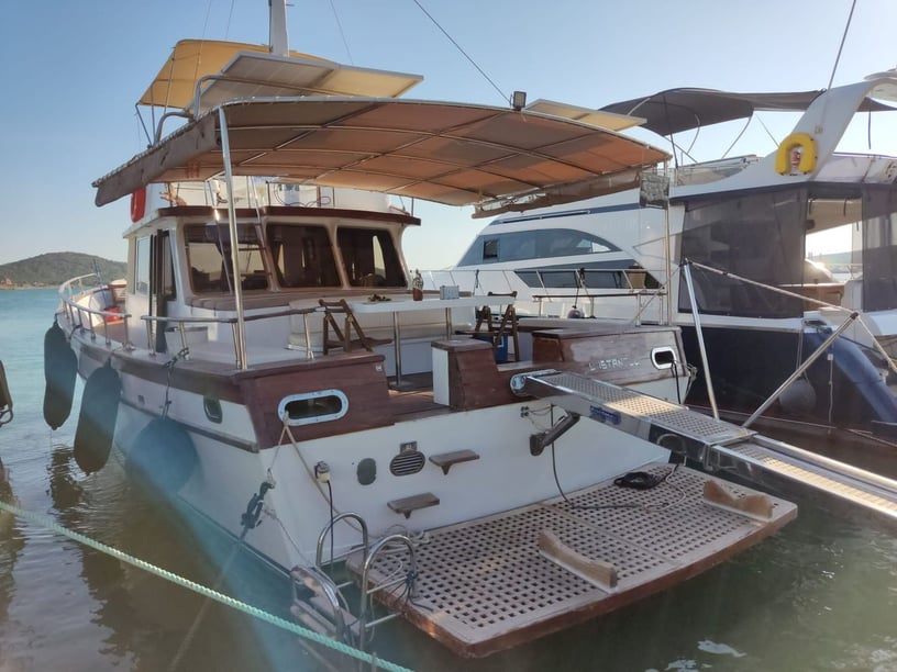 Ayvalik Motoryat 2 kabin Konaklama 4 kişi Seyir 12 kişi 15 m İlan No: #12368 2