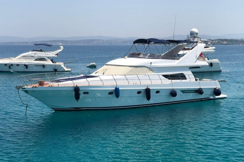 Cesme Yacht à moteur Cabine 3  Couchettes 6  Invités 6  20 m Numéro de l'annonce: #12409 5