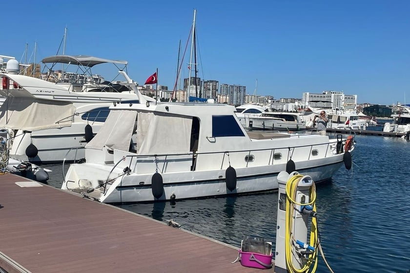 Kadikoy Motoryacht 2 Kabine 4 Liegeplätze 8 Gäste 13 m Nummer des Inserats: #12433