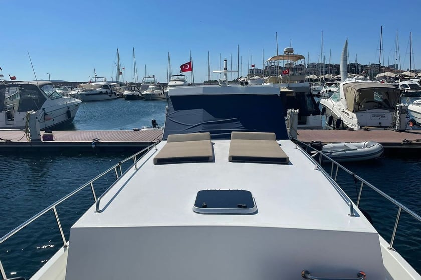 Kadikoy Motoryacht 2 Kabine 4 Liegeplätze 8 Gäste 13 m Nummer des Inserats: #12433 2