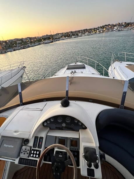 Cesme Yacht à moteur Cabine 3  Couchettes 6  Invités 10  56 ft Numéro de l'annonce: #12476 4