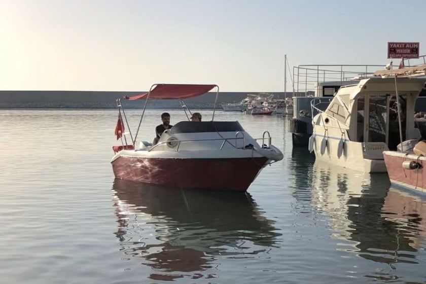 Antalya Motorboat 1 cabin  2 guests 5 m Listing Number: #12582 2