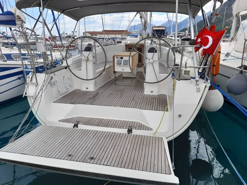 Antalya Zeilboot Cabine 3  8  slaapplaatsen 8  gasten 12.35 m Lijstnummer: #12606 3